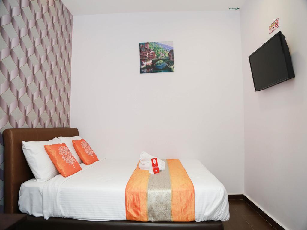 Oyo 250 Palazzo Hotel Kulai Τζόχορ Μπάχρου Εξωτερικό φωτογραφία